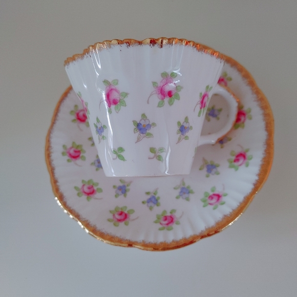 Salisbury bone china teacup and saucer - Picture 2 of 5